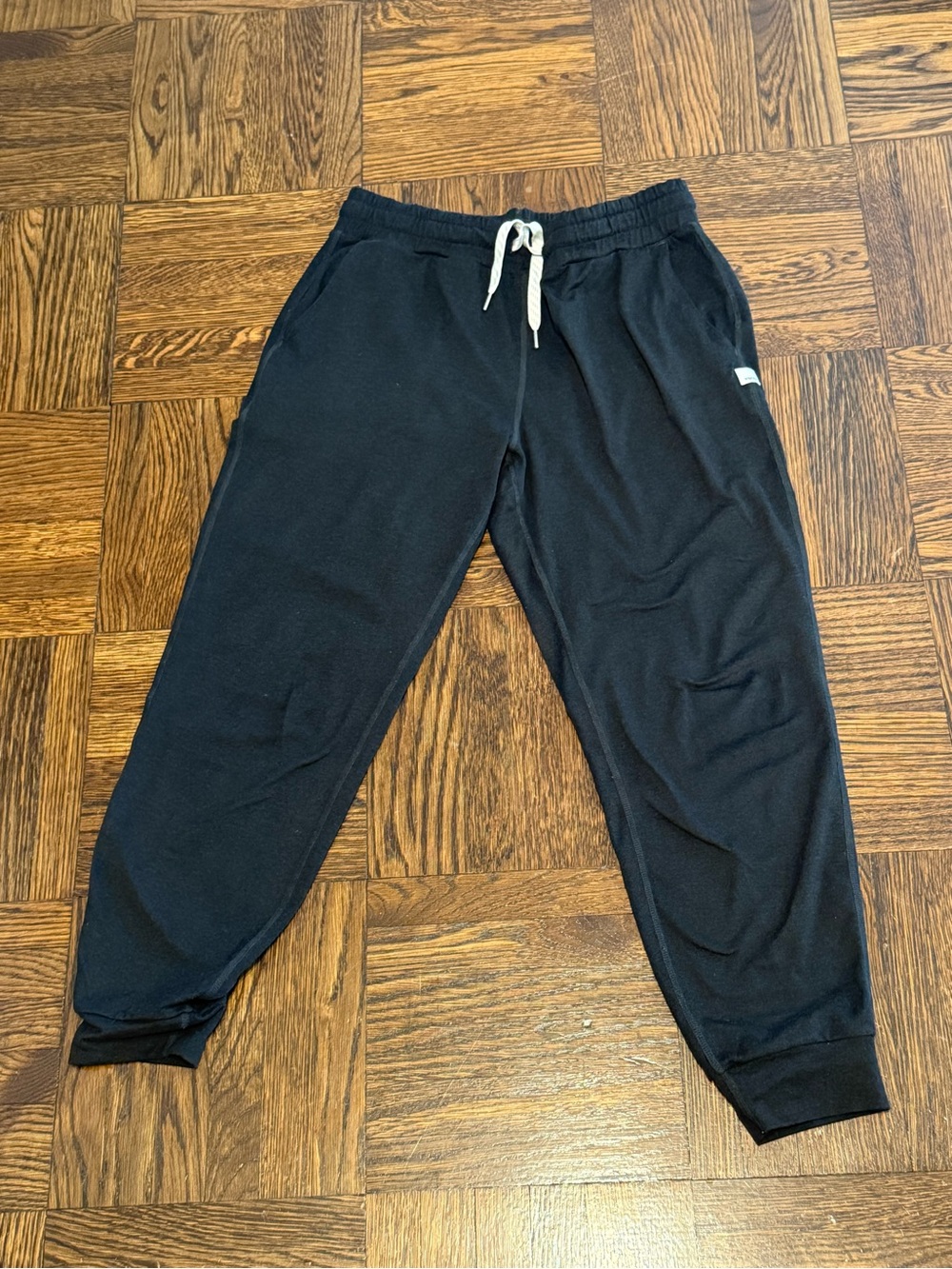 Vuori women’s performance jogger